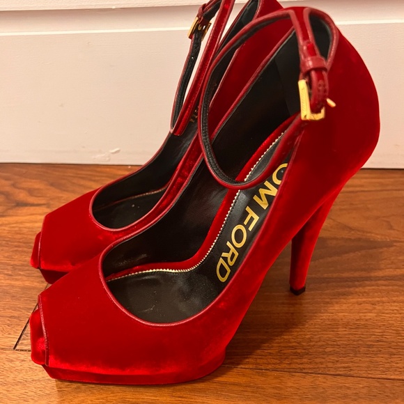 Tom Ford Velvet Peep Toe Pumps - Picture 2 of 2
